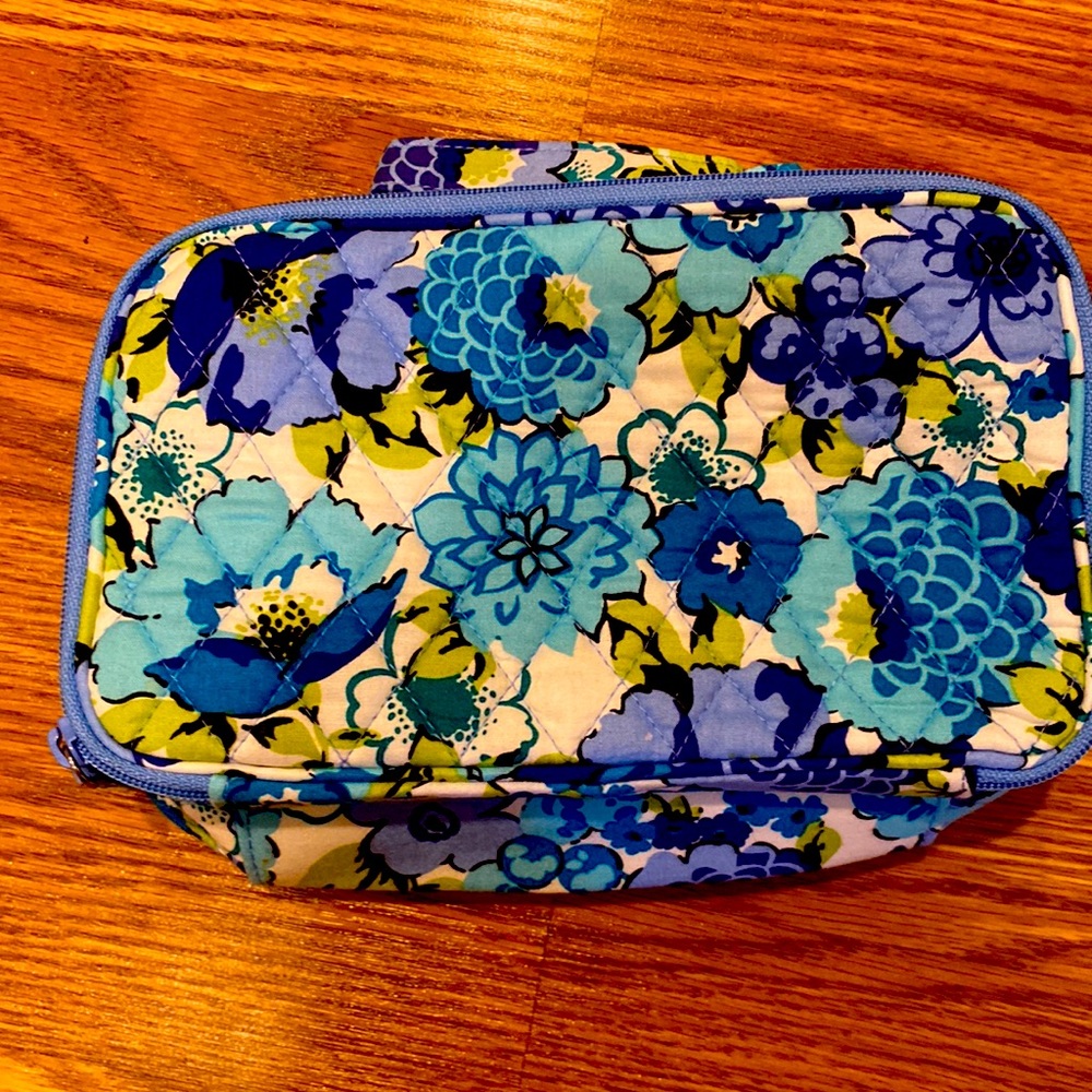 🎉🎊Host pick!🎉 2 Vera Bradley travel items